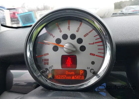 2008 Mini Cooper Clubman из США, поврежденный, VIN WMWML33588TN67436